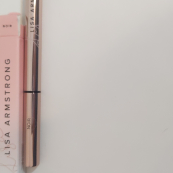 Lisa Armstrong Avon eyeliner - Picture 7 of 8